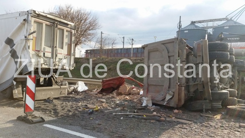fotoreportaj tragedie rutiera pe autostrada soarelui imagini cu un puternic impact emotional 618081 fotoreportaj tragedie rutiera pe autostrada soarelui imagini cu un puternic impact emotional 618081