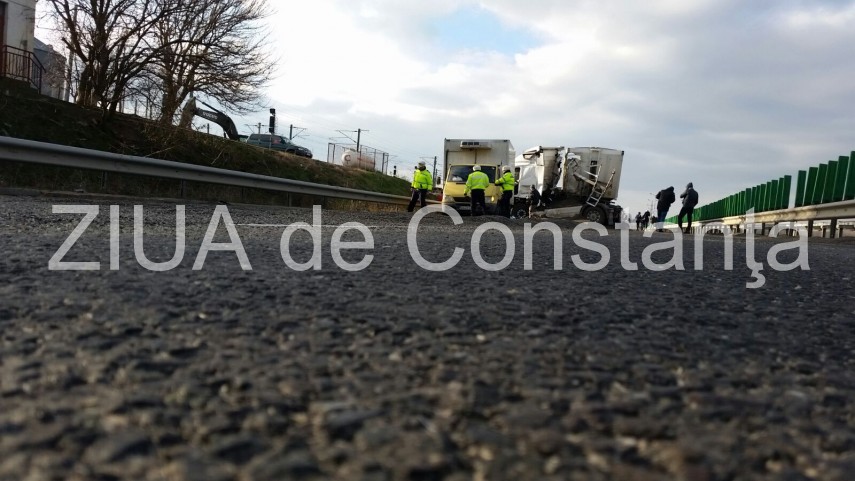 fotoreportaj tragedie rutiera pe autostrada soarelui imagini cu un puternic impact emotional 618081 fotoreportaj tragedie rutiera pe autostrada soarelui imagini cu un puternic impact emotional 618081