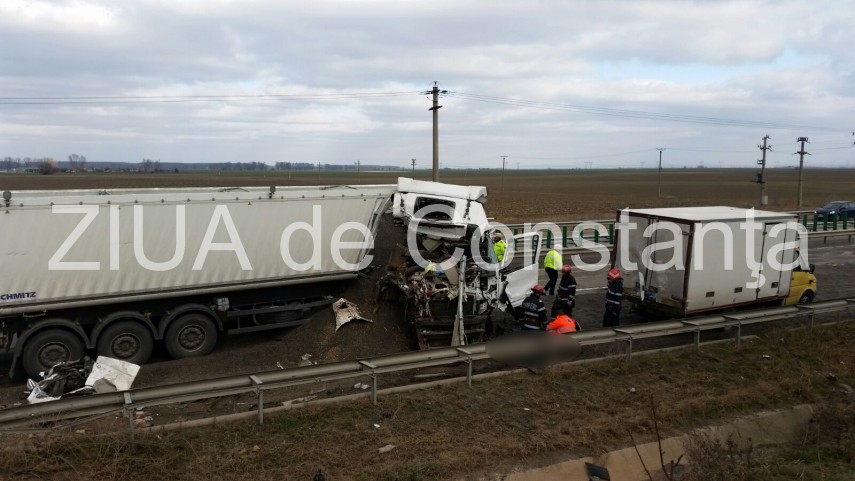 fotoreportaj tragedie rutiera pe autostrada soarelui imagini cu un puternic impact emotional 618081 fotoreportaj tragedie rutiera pe autostrada soarelui imagini cu un puternic impact emotional 618081