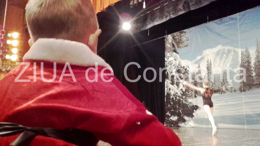 mos craciun a sosit la constanta pentru copiii de la gimnastica aerobica 618183 mos craciun a sosit la constanta pentru copiii de la gimnastica aerobica 618183