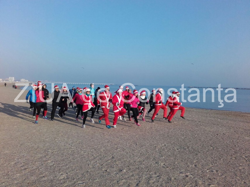 constanta santa run cu prietenii lui mos craciun pe plaja de la mamaia santa run editia 2016 618233 constanta santa run cu prietenii lui mos craciun pe plaja de la mamaia santa run editia 2016 618233