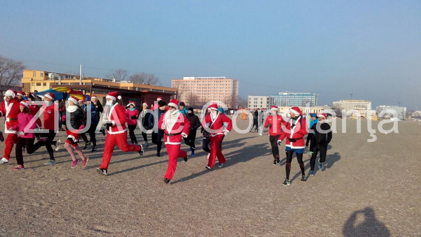 constanta santa run cu prietenii lui mos craciun pe plaja de la mamaia santa run editia 2016 618233 constanta santa run cu prietenii lui mos craciun pe plaja de la mamaia santa run editia 2016 618233