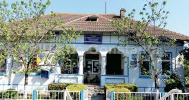 Primăria Ciocârlia a împodobit comuna! Şase kilometri de ghirlande luminoase strălucesc noaptea