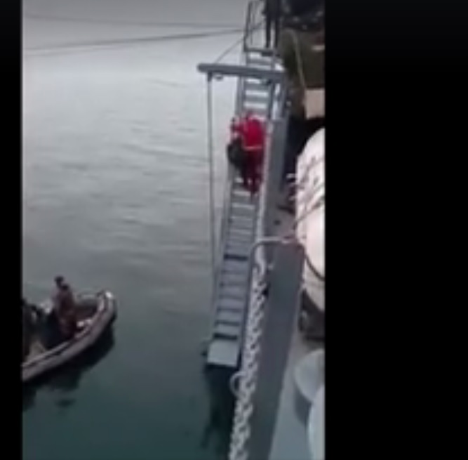 cum vine mos craciun din apa si din cer galerie foto video 618521 cum vine mos craciun din apa si din cer galerie foto video 618521