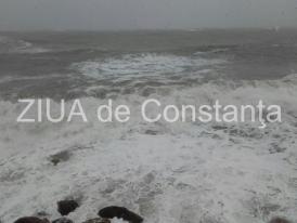 Măsuri împotriva condiţiilor de vreme severă. Manevrele în Portul Constanţa au fost sistate