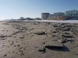 Fotoreportaj Imagini spectaculoase pe plaja din Mamaia. Nisipul fin a fost înlocuit de bolovani (video) 