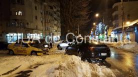 Candidați noi pentru cei care parchează aiurea Au blocat ieșirea unei străzi din Constanța ca să facă cumpărături (galerie foto)