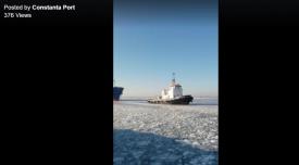 Trei remorchere au spart gheața în acvatoriul Portului Midia