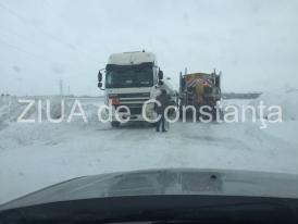 Peste 180 TIR-uri, blocate la Cernavodă (video)