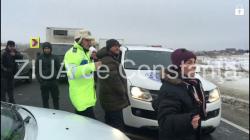 Zeci de maşini, blocate aproape de Lumina (galerie foto+video)   