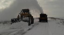 Un microbuz cu 20 persoane a rămas înzăpezit între Nuntași și Tariverde. 33 de trenuri anulate. Alte precizări de la MAI 