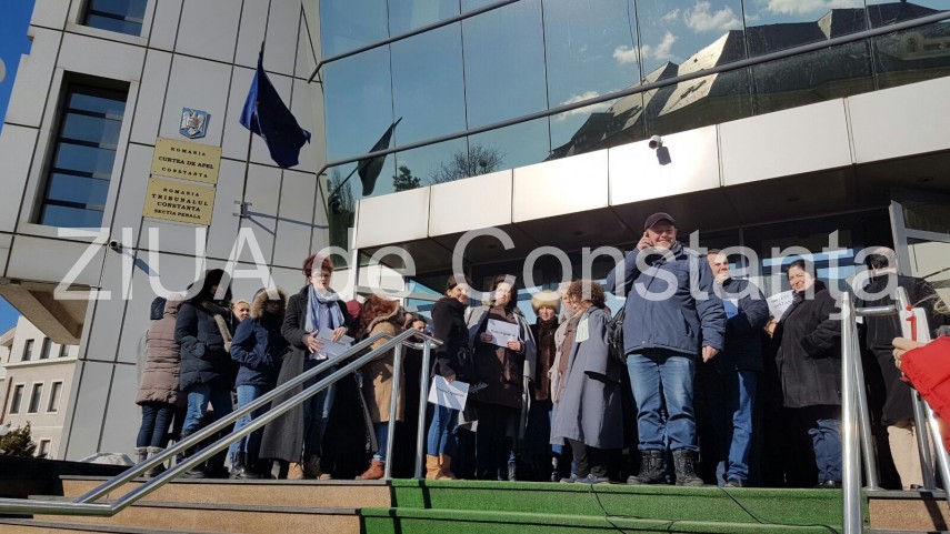 protest spontan in justitia din constanta 621687 protest spontan in justitia din constanta 621687
