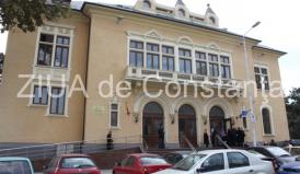 În fața judecătorilor din Constanța după ce ar fi furat sticla de la oglinda retrovizoare a unei mașini