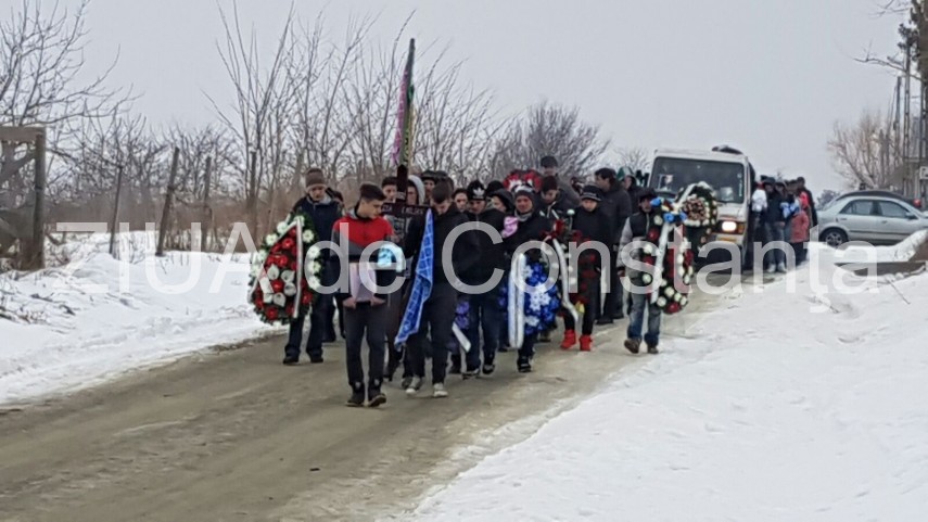 tinerii decedati in accidentul de la stefan cel mare condusi pe ultimul drum 621886 tinerii decedati in accidentul de la stefan cel mare condusi pe ultimul drum 621886