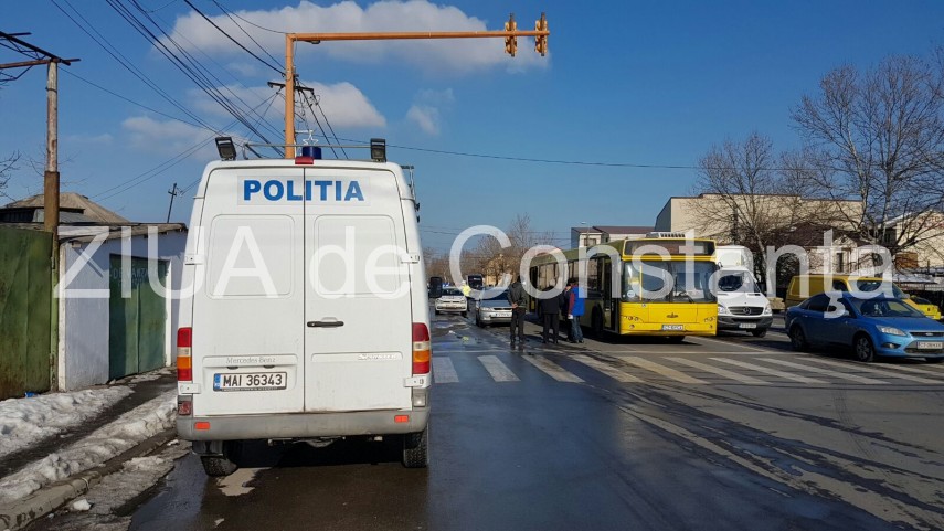 accident rutier in constanta la intersectia strazilor cumpenei cu aurel vlaicu 622175 accident rutier in constanta la intersectia strazilor cumpenei cu aurel vlaicu 622175
