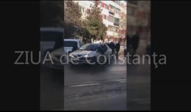 Un constănțean a vandalizat mașina iubitei sale pe strada Baba Novac (galerie foto+video) 