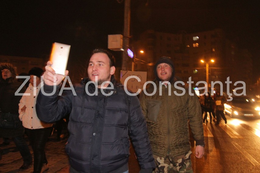 constantenii se strang din nou la prefectura 622455