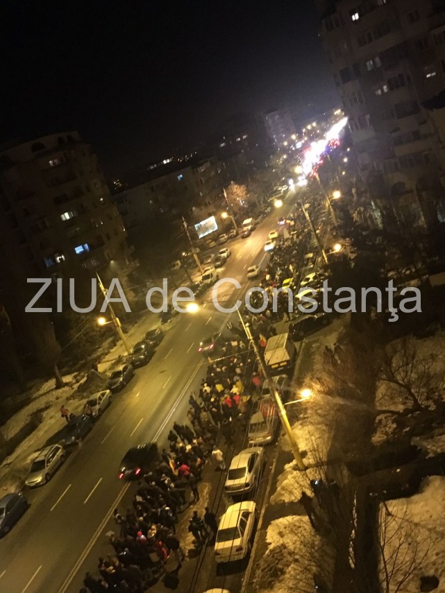 constantenii se strang din nou la prefectura 622455