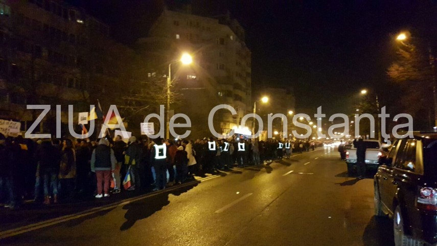 constantenii se strang din nou la prefectura 622455