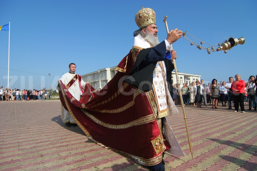 dna acuza afaceri necurate la arhiepiscopia tomisului pe cine a tras dupa el inaltpreasfintitul teodosie dna acuza afaceri necurate la arhiepiscopia tomisului pe cine a tras dupa el inaltpreasfintitul teodosie