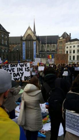Interpreta din Constanța Liliana Cornilă a protestat la Amsterdam