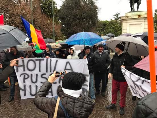 un constantean a protestat alaturi de 200 de romani la verona galerie foto 622757 un constantean a protestat alaturi de 200 de romani la verona galerie foto 622757