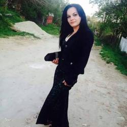 O tânără de 27 de ani, găsită moartă în cadă. Avea un copil de 4 luni – „Pe cine vei striga tu mamă?”