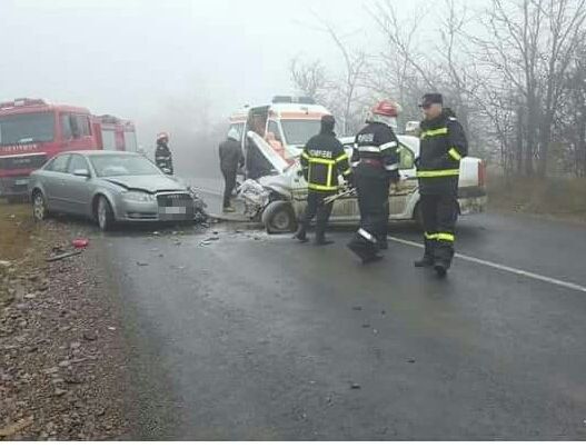 accident grav langa tulcea coliziune puternica intre o autospeciala a politiei si un audi 622962 accident grav langa tulcea coliziune puternica intre o autospeciala a politiei si un audi 622962
