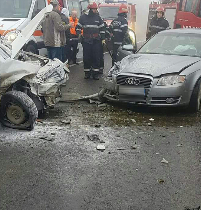 accident grav langa tulcea coliziune puternica intre o autospeciala a politiei si un audi 622962 accident grav langa tulcea coliziune puternica intre o autospeciala a politiei si un audi 622962