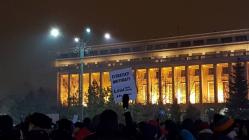  #ziua 8. LIVE TEXT. 6.000 de oameni în Piața Victoriei Manifestaţiile continuă la Bucureşti        
