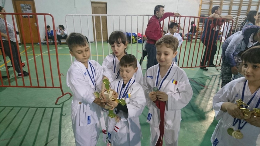 cs atemi karate 24 de medalii la cupa bailor pucioasa copiii se pregatesc pentru nationale si europene cs atemi karate 24 de medalii la cupa bailor pucioasa copiii se pregatesc pentru nationale si europene