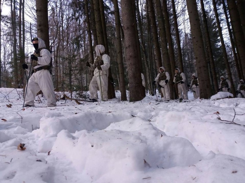 imagini desprinse parca din filme cum se antreneaza militarii de la fortele navale pentru operatii speciale imagini desprinse parca din filme cum se antreneaza militarii de la fortele navale pentru operatii speciale
