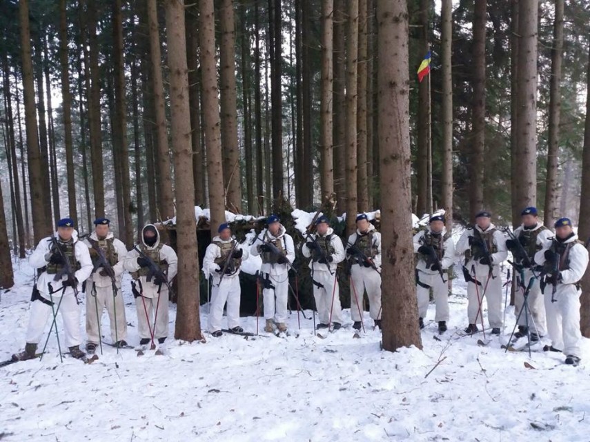 imagini desprinse parca din filme cum se antreneaza militarii de la fortele navale pentru operatii speciale imagini desprinse parca din filme cum se antreneaza militarii de la fortele navale pentru operatii speciale