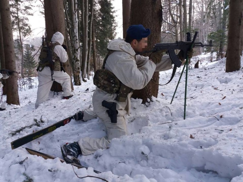 imagini desprinse parca din filme cum se antreneaza militarii de la fortele navale pentru operatii speciale imagini desprinse parca din filme cum se antreneaza militarii de la fortele navale pentru operatii speciale