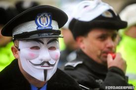 Poliţiştii, jandarmii şi pompierii ameninţă cu proteste. Vor cere sprijinul societăţii civile 