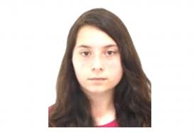 O tânără de 15 ani, dată în urmărire națională