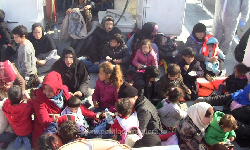 politistii de frontiera din cadrul garzii de coasta au salvat 79 de persoane pe marea egee galerie foto politistii de frontiera din cadrul garzii de coasta au salvat 79 de persoane pe marea egee galerie foto