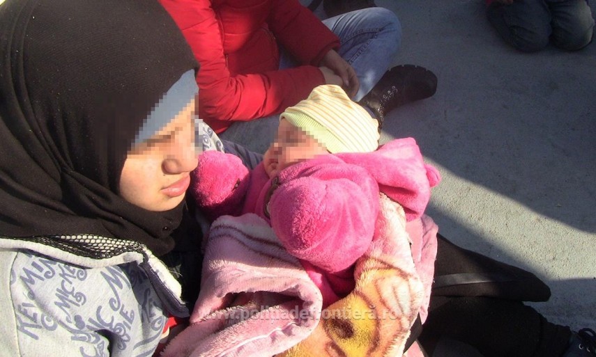 politistii de frontiera din cadrul garzii de coasta au salvat 79 de persoane pe marea egee galerie foto politistii de frontiera din cadrul garzii de coasta au salvat 79 de persoane pe marea egee galerie foto