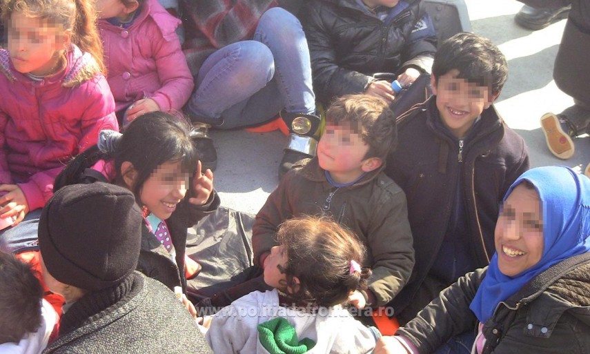 politistii de frontiera din cadrul garzii de coasta au salvat 79 de persoane pe marea egee galerie foto politistii de frontiera din cadrul garzii de coasta au salvat 79 de persoane pe marea egee galerie foto