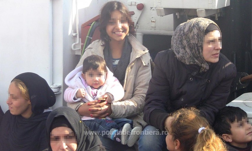 politistii de frontiera din cadrul garzii de coasta au salvat 79 de persoane pe marea egee galerie foto politistii de frontiera din cadrul garzii de coasta au salvat 79 de persoane pe marea egee galerie foto