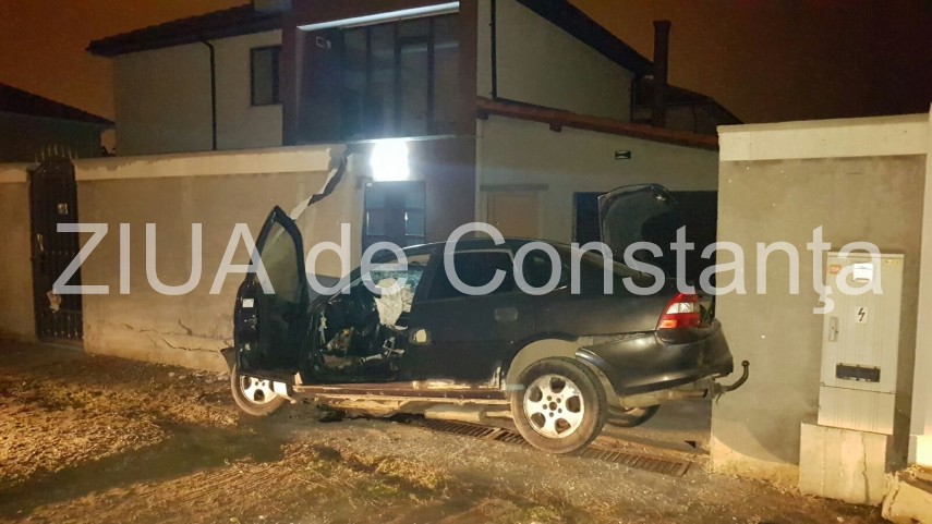 accident rutier cu doua persoane incarcerate la albesti 625468 accident rutier cu doua persoane incarcerate la albesti 625468