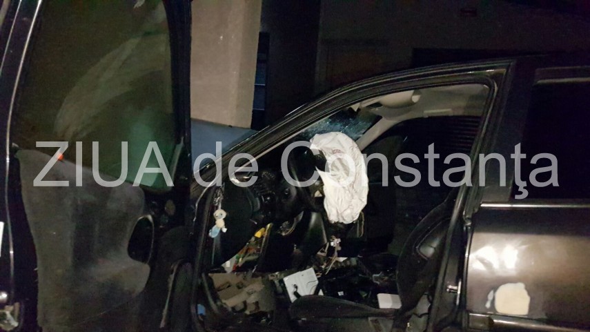 accident rutier cu doua persoane incarcerate la albesti 625468 accident rutier cu doua persoane incarcerate la albesti 625468