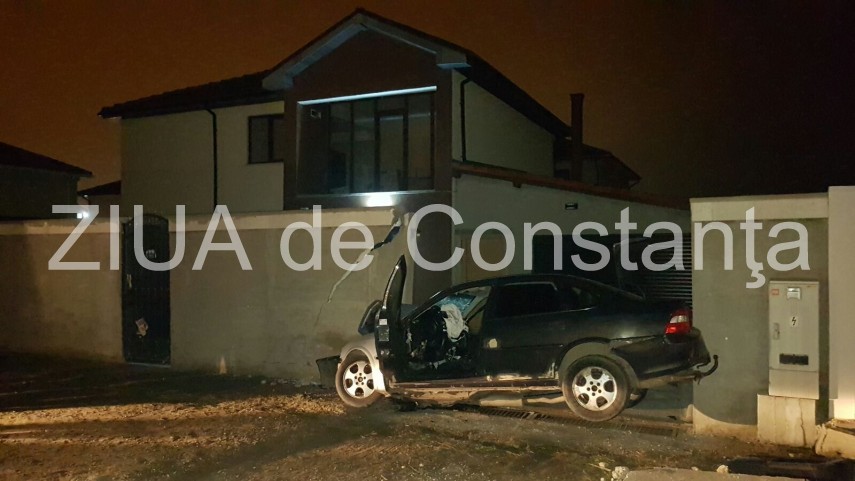 accident rutier cu doua persoane incarcerate la albesti 625468 accident rutier cu doua persoane incarcerate la albesti 625468