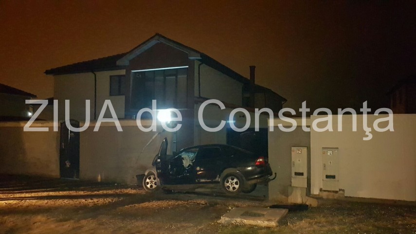 accident rutier cu doua persoane incarcerate la albesti 625468 accident rutier cu doua persoane incarcerate la albesti 625468