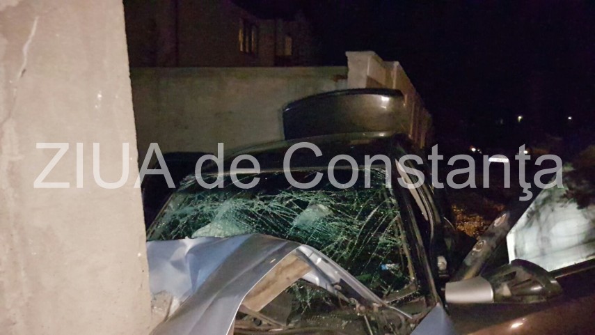 accident rutier cu doua persoane incarcerate la albesti 625468 accident rutier cu doua persoane incarcerate la albesti 625468