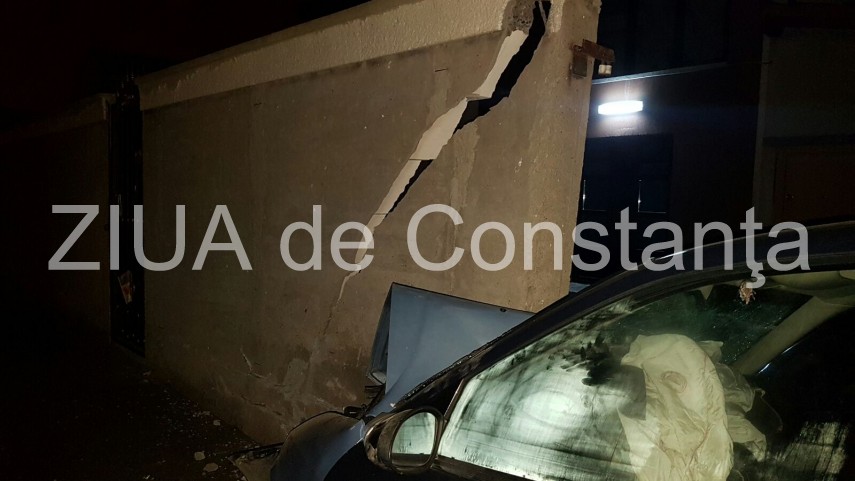 accident rutier cu doua persoane incarcerate la albesti 625468 accident rutier cu doua persoane incarcerate la albesti 625468