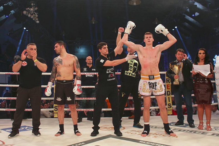 victorie si pentru eduard chelariu la superkombat dumitru topai si a facut ko adversarul in prima repriza victorie si pentru eduard chelariu la superkombat dumitru topai si a facut ko adversarul in prima repriza