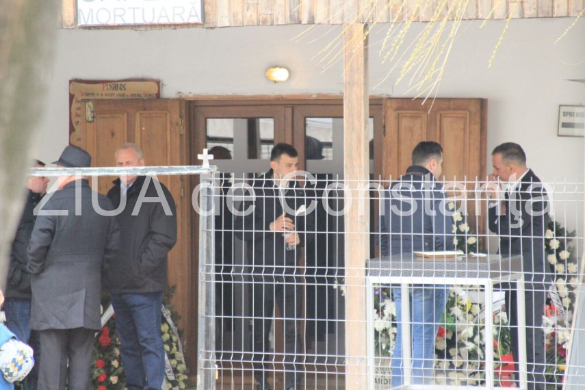 momente triste dumitrache economu patronul lantului de cafenele filicori condus pe ultimul drum galerie momente triste dumitrache economu patronul lantului de cafenele filicori condus pe ultimul drum galerie