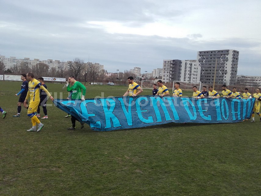 moment de reculegere in memoria lui ciprian dinca zece ani cu fervent grupul ultras a facut spectacol moment de reculegere in memoria lui ciprian dinca zece ani cu fervent grupul ultras a facut spectacol