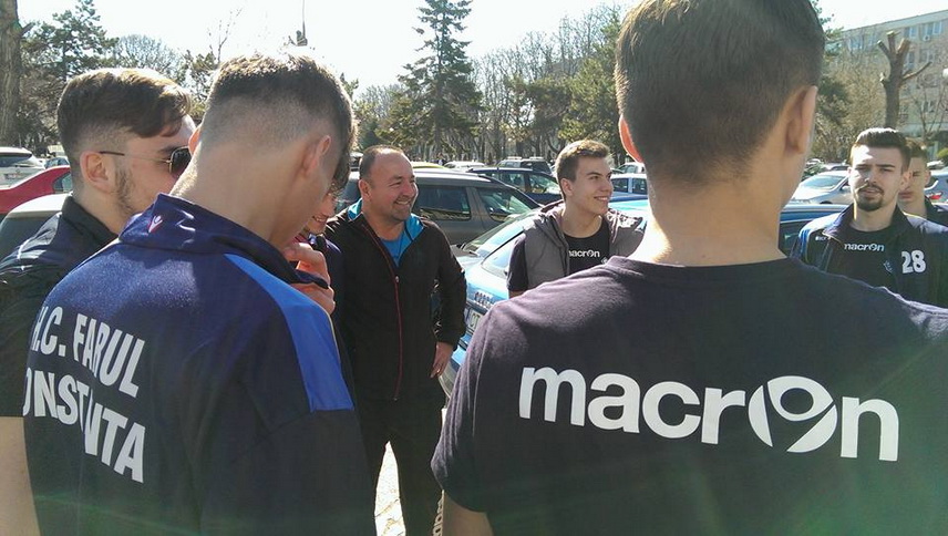 handbalistii de la css medgidia hc farul si css1 constanta incep evolutiile de la turneul semifinal galerie handbalistii de la css medgidia hc farul si css1 constanta incep evolutiile de la turneul semifinal galerie